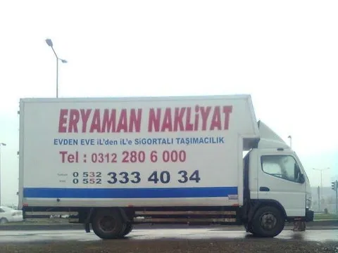 Daha eski kamyonumuzun üzerinde yazan sabit hat ve cep telefonu numaralarımız